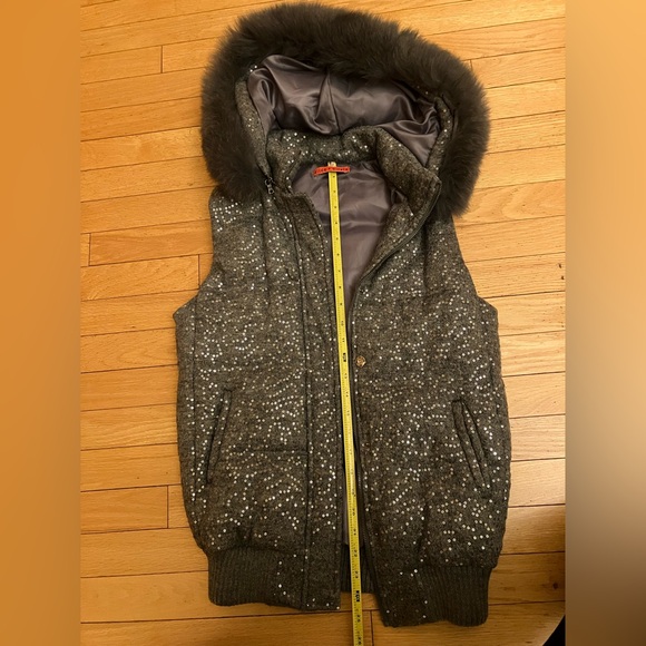 Alice + Olivia Metallic Gray Wool Sequin Fox Fur Puffer Vest - Picture 9 of 9